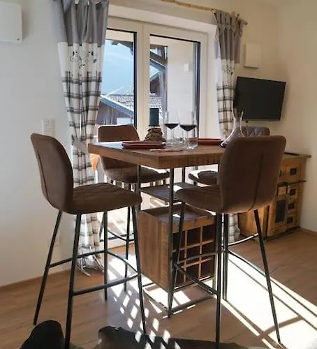 Heuberg Im Inntal Mit Hot Tube - Zentral & Ruhig Appartement Flintsbach