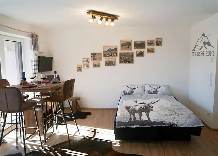 Heuberg Im Inntal Mit Hot Tube - Zentral & Ruhig Appartement