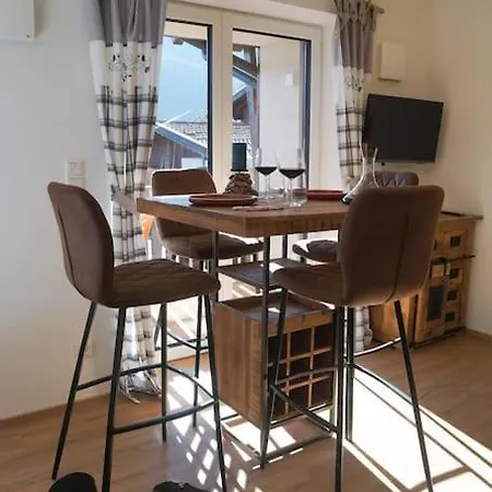 Heuberg Im Inntal Mit Hot Tube - Zentral & Ruhig Apartment Flintsbach